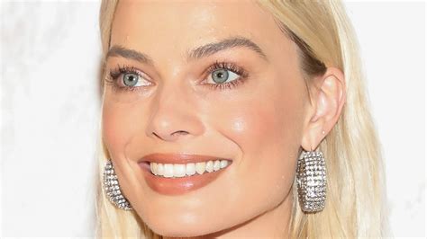 What Margot Robbies Skincare Routine Really Looks Like