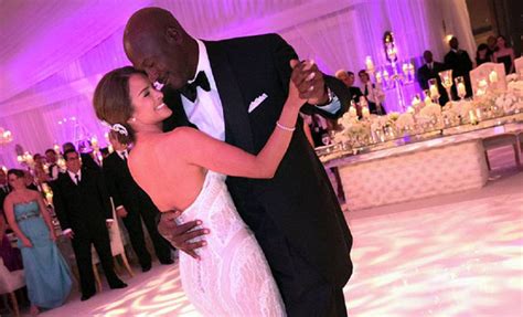 Michael Jordans Wife Yvette Gives Birth To Twin Girls