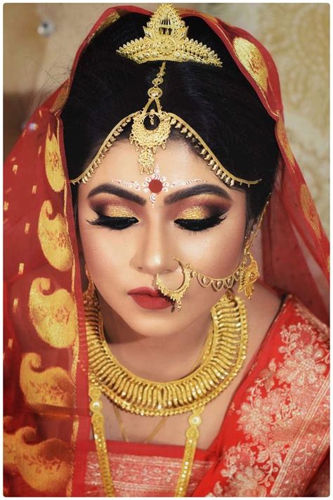 Pin By 🌄depasree Chatterjee 🌅 On Bengali Brides Bengali Bride Punjabi Bride Crown Jewelry