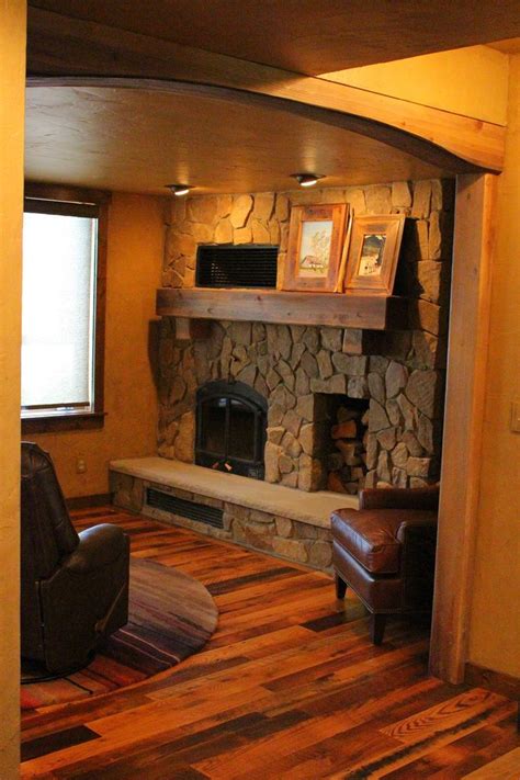 Great Den Fireplace To Keep You Warm While Reading Fireplace Cabins