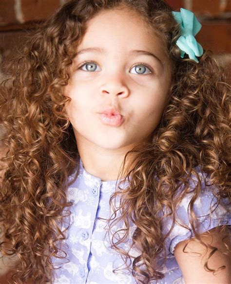 Top 94 Images Pretty Girl With Brown Curly Hair And Blue Eyes Completed