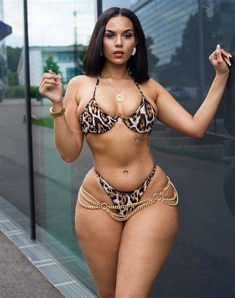 Curvy Latina Naked