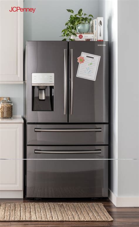 Want a refrigerator with double doors and a freezer that won't devour your kitchen? This counter-depth Food Showcase refrigerator from Samsung ...