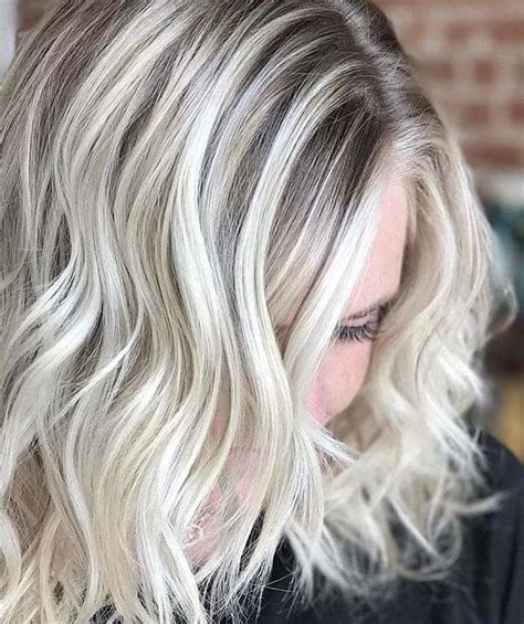 Beautiful Platinum Blonde Highlights To Try In