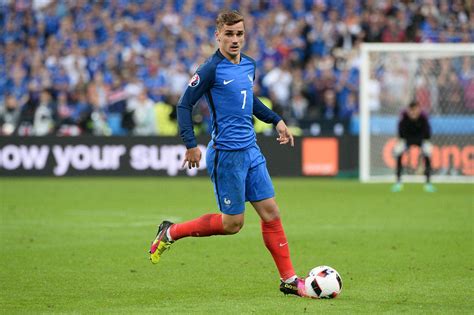 It is considered to be one of the most reputable sports publications in europe, mostly because of its photographic reports. Equipe de France - France : Pourquoi Griezmann s'obstine ...