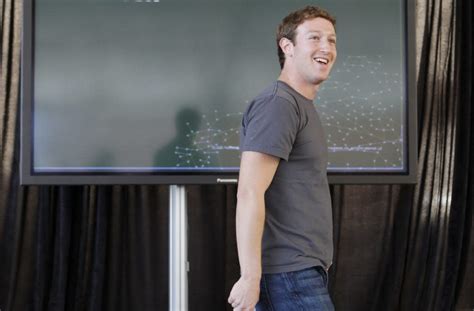 Mark Zuckerberg And 7 Other Moguls Who Wear The Same Outfit Every Day