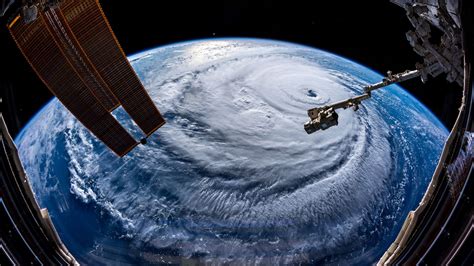 Hurricane Florence Astronaut Captures Incredible Images Of The Storms Eye