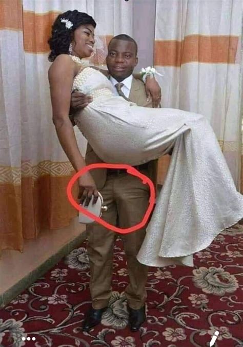 Hilarious Picture Of Man Who Suffered In Wedding Photo