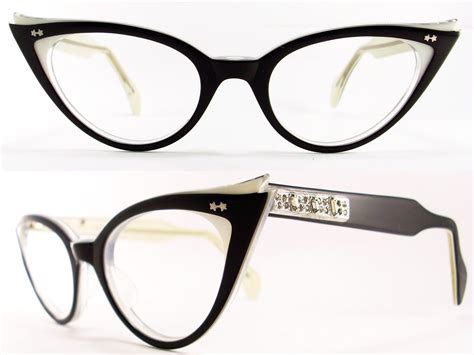 vintage cat eye glasses frame in very good vintage condition side to side 5 1 2 arms 5 1 4