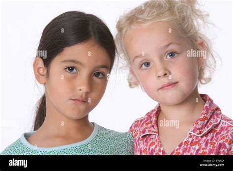 Kinder Akt Fotos Und Bildmaterial In Hoher Auflösung Alamy
