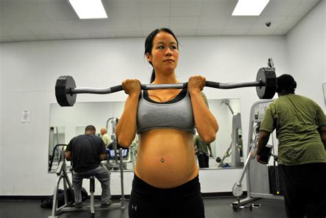 Diary Of A Fit Mommy 26 Week Pregnant Fitness Photoshoot