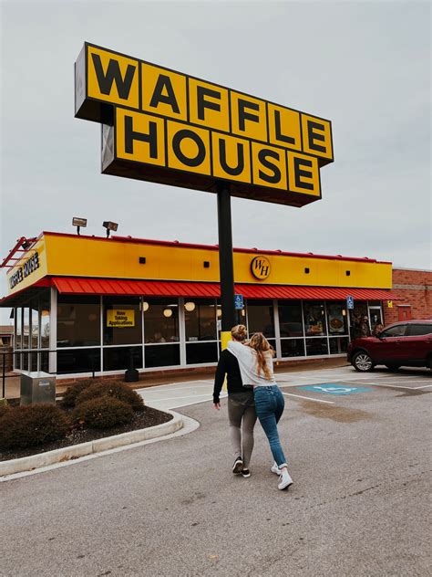 Waffle House Pictures Download Free Images On Unsplash