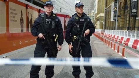 الشرطة البريطانية تقبض على مشتبهين بالتخطيط لعمليات إرهابية صحيفة الوطن