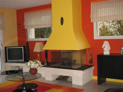 Le rouge est une autre couleur qui se couple très bien avec l'orange. De quelle couleur doivent être les rideaux dans une pièce ...