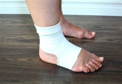 10 Simple Ways To Keep Your Ankles From Swelling Up