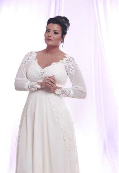 Long Sleeve Plus Size Wedding Dresses With Lace And Pearls