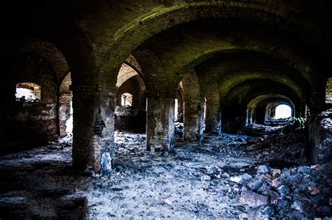 무료 이미지 터널 아치 종교 어둠 교회에 역사적인 파멸 유적 수도원 Kloster 고대 역사