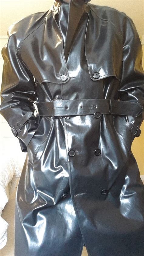 heavy rubber black rubber mac coats mackintosh raincoat elegantes outfit frau rain fashion