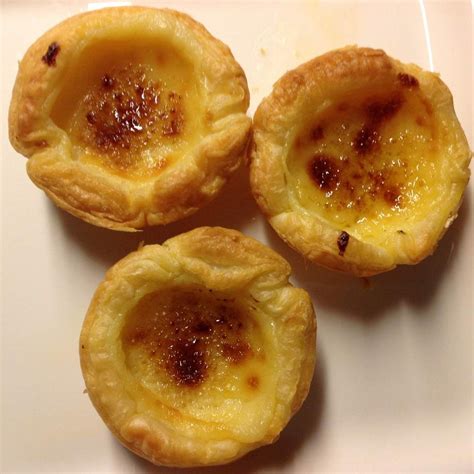 Die orangenstücke mit 1 el wasser in einen. Portugiesische Vanilletörtchen | Rezept | Kochen und ...