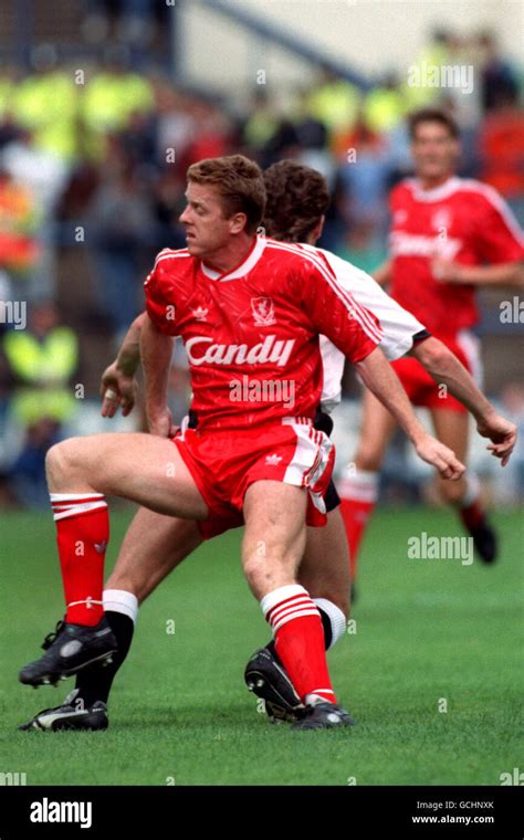 Steve Nicol Liverpool Action Hi Res Stock Photography And Images Alamy
