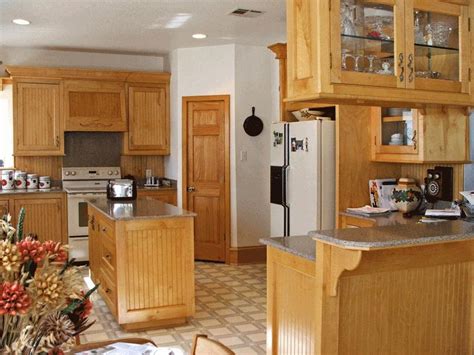 Kitchen paint colors with oak cabinets and white appliances, possibility how each piece of different. Kitchen Paint Colors with Light Oak Cabinets Ideas Design ...