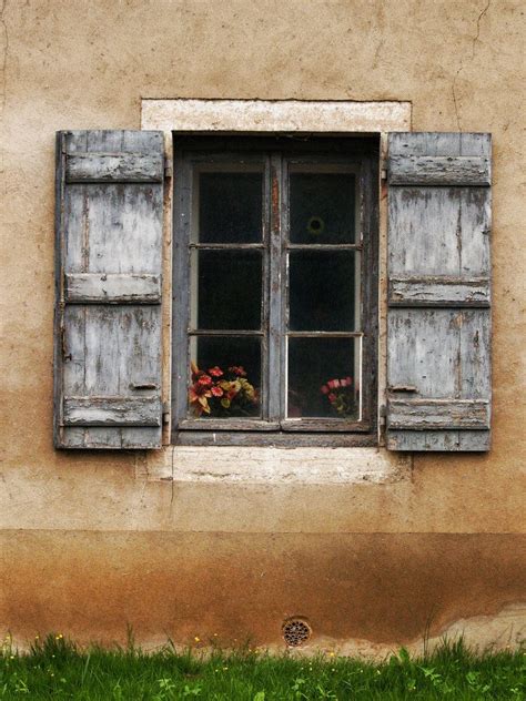 Pin By Gerneyy Lee On Escapism Windows Window Photography Old Windows