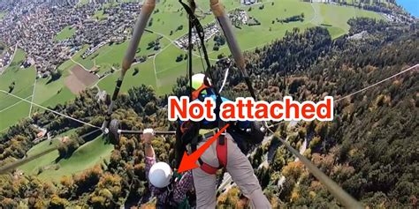 A Us Hang Glider Hung On For Dear Life After His Pilot Forgot To Strap Him In Hang Glider