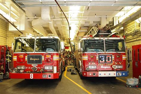 E008 Fdny Firehouse Engine 8 Ladder 2 And Battalion 8 Midt Flickr