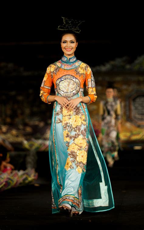 Minh Hanh Vietnamese Fashion Designer Ao Dai Oriental Night