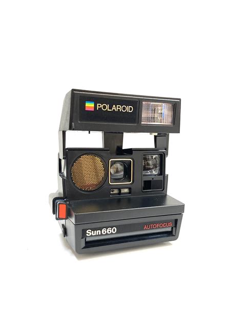Polaroid Sun 660 Autofocus Instant Camera — Photographique