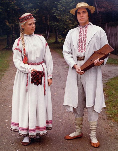 Folkcostumeandembroidery Overview Of The Folk Costumes Of Europe Latvia Folk Clothing Folk