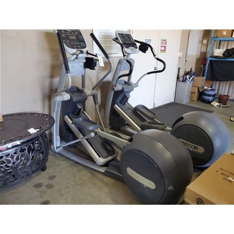 Precor Efx Commercial Self Powered Elliptical Cross Trainer With