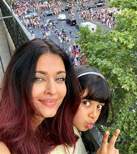 Aishwarya R Bachchan And Aradhya B In Paris Most Beautiful Indian