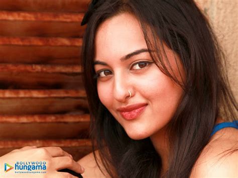 Top Pictures Hot And Sexy Sonakshi Sinha Wallpapers