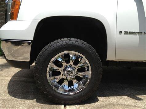 Buy Used Nice 2007 Gmc Sierra 2500 Hd 4x4 With 2 New Sets Of Tires And