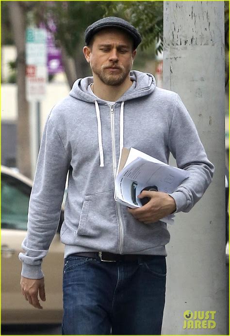 Charlie Hunnam Steps Out With Girlfriend Morgana Mcnelis Photo 3565789