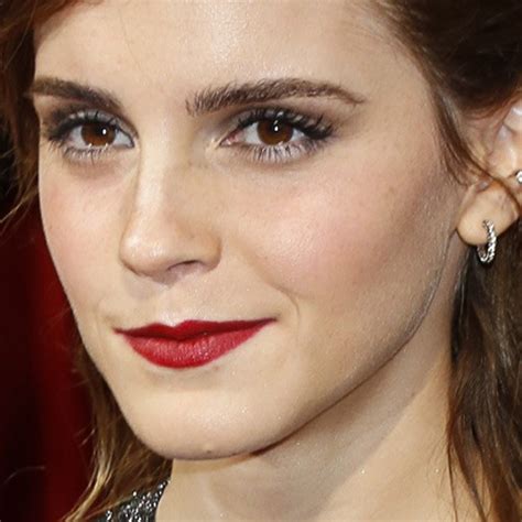 Emma Watson S Makeup Photos Products Steal Her Style