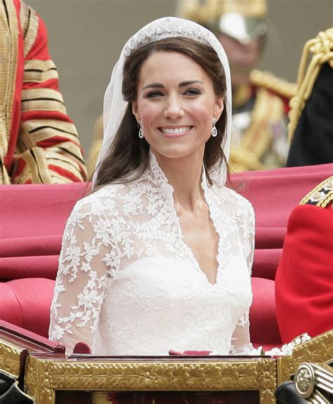 戴安娜王妃、凱特王妃的婚禮頭飾來自哪裡？細數英國王室婚禮上出現的7頂華麗王冠 Vogue Hong Kong
