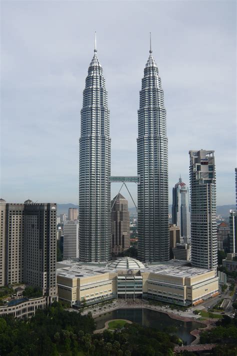 Petronas Towers Worlds Tallest Towers