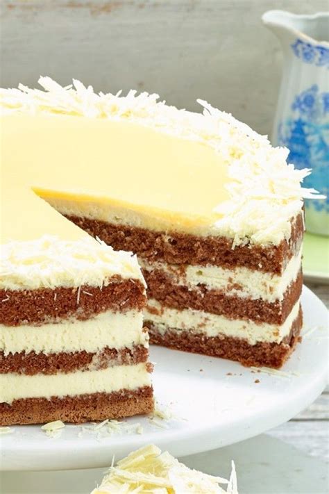 Weiße Schokoladen-Eierlikör-Torte: einfaches und schnelles Rezept ...