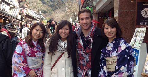 I'm not here to lecture, and even if i were, that ain't the right lecture to give. A Southern Expatriate: Adventures in Kyoto (Day 1)