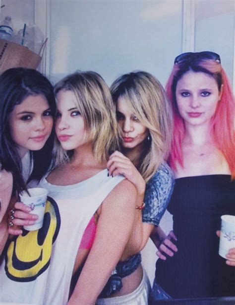 Photo De Ashley Benson Spring Breakers Photo Rachel Korine Ashley Benson Vanessa Hudgens