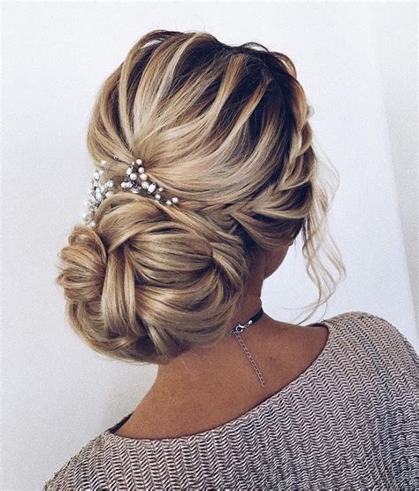 Reception hairstyles differ from region to region and what might look amazing in north indian attires might not look that good in south indian wedding receptions. 100 Gorgeous Wedding Hair From Ceremony To Reception - Fabmood | Wedding Colors, Wedding Themes ...