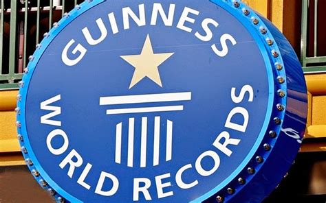 Woman With The Worlds Largest Vagina Enters Guinness Book Of Record