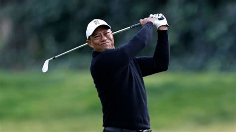 Tiger Woods Stumbles Late But Should Make Cut In Pga Tour Return Golf