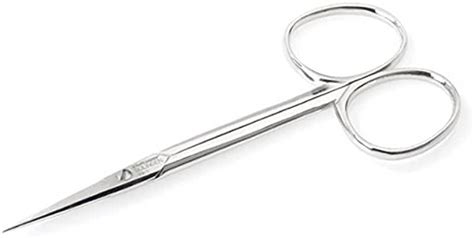 a guide to finding the best cuticle nippers for healthy nails