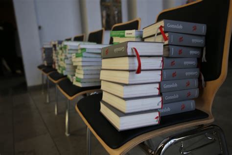 Für die bewertung der lage setzt das land berlin eigenes ampelsystem. Einschränkungen des religiösen Lebens schreiten voran ...