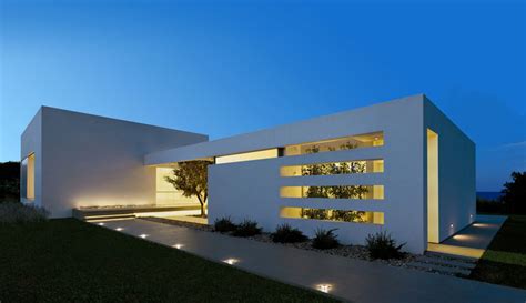 A Stunning White Modern Home On A Greek Island Home