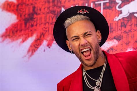 Este site não suporta o internet explorer. Neymar JR rejoint Cristiano Ronaldo comme ambassadeur d ...