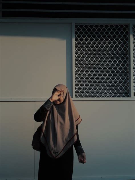 Kami memberikan perawatan gigi untuk orang dewasa dan anak anak. Gambar Orang Aesthetic Hijab